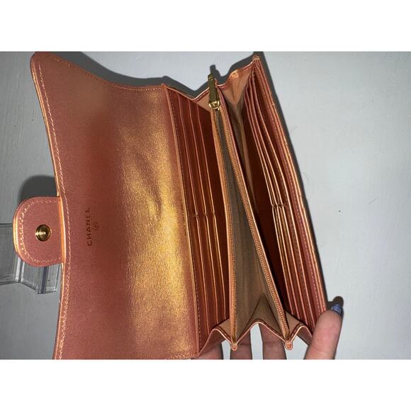 Chanel Lambskin Leather Quilted CC Logo Large Gusset Flap Wallet Gold Metallic - Picture 4 of 4